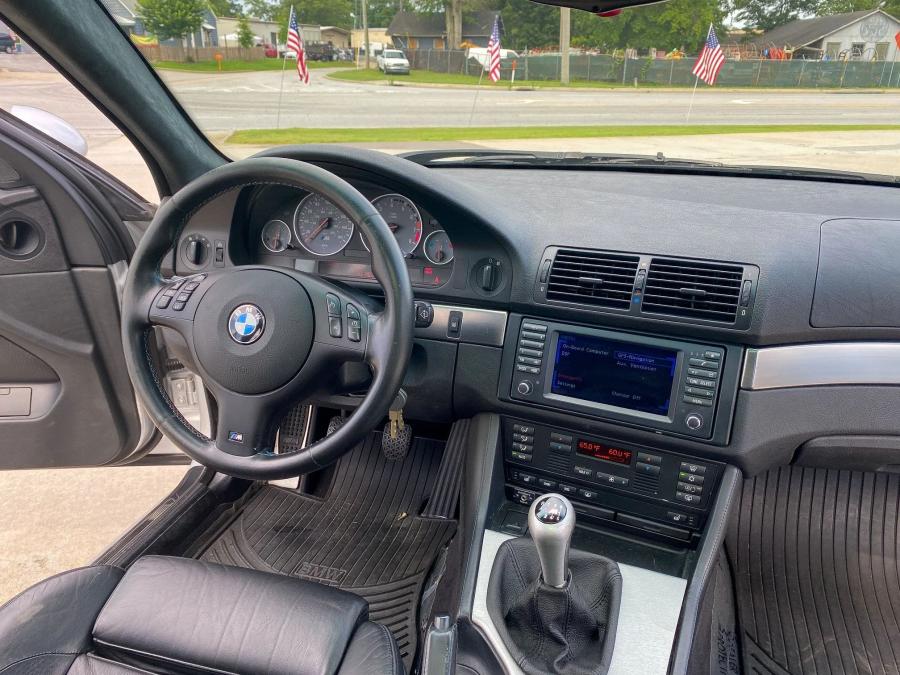 Торпедо BMW M5 (E39) 2003 года  (фото 131 из 148)